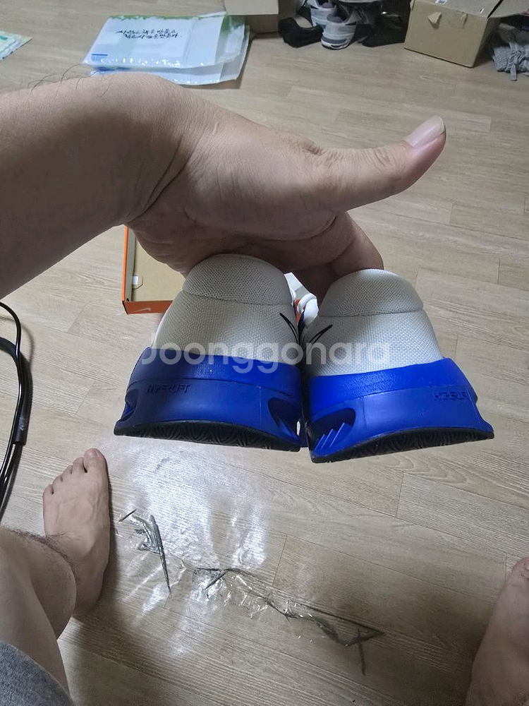 나이키 메트콘9 흰색+파랑 275 새상품 91000원 판매평상시 270신으시는 분들께 맞는 사이즈입니다택도 안뗀 상--6