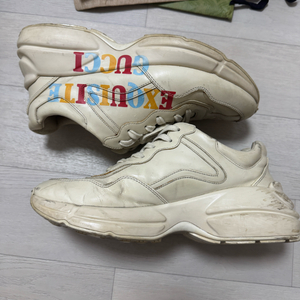 정품 구찌 익스퀴짓 라이톤 스니커즈 운동화