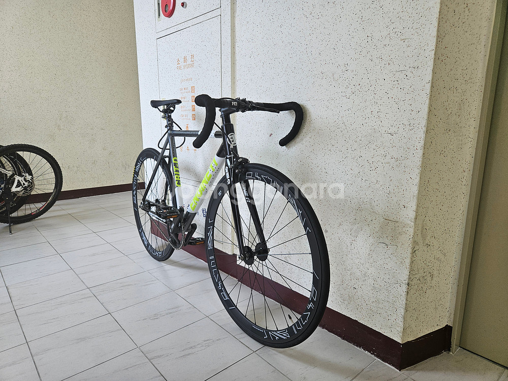 픽시 자전거 엔진11 크릿디 팝니다.--1