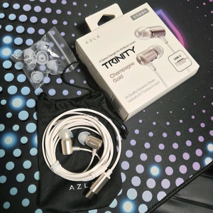 아즈라 트리니티 샴페인 골드 USB-C타입