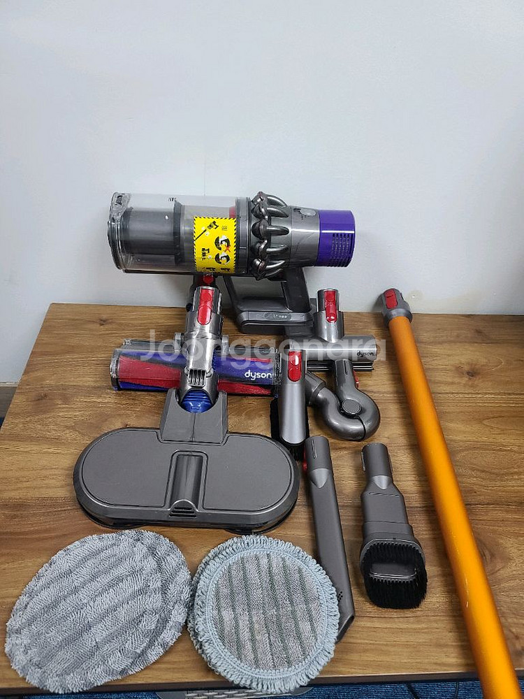 다이슨 무선청소기 V10 앱솔루트(51분작동,덴켄거치대 포함,전체해체하여 Cleaning완)--1