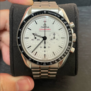 오메가 스피드마스터 문워치 화이트