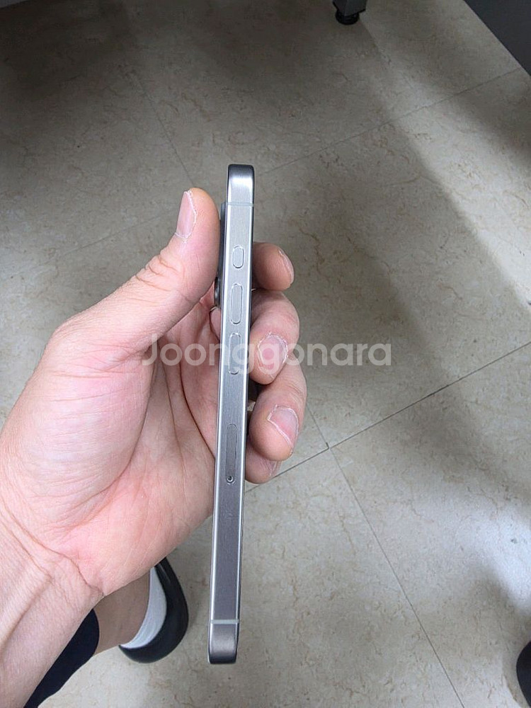 아이폰15 프로 256 내추럴 티타늄 팝니다.(리퍼)--3