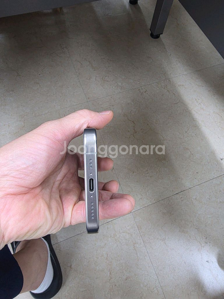 아이폰15 프로 256 내추럴 티타늄 팝니다.(리퍼)--8