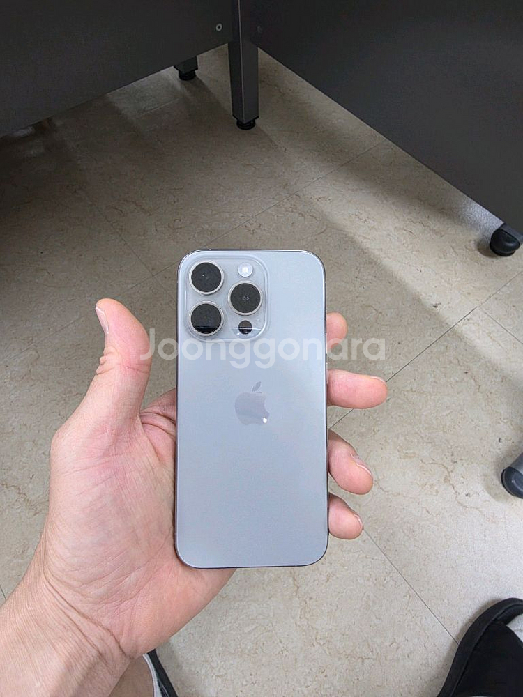 아이폰15 프로 256 내추럴 티타늄 팝니다.(리퍼)--7