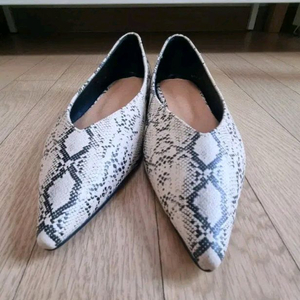 더브리 뱀피 스틸레토 플랫슈즈 -245