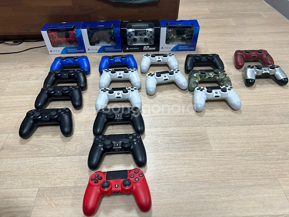 PS4(플스4) 듀얼쇼크 신형 팝니다.--0