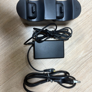 PS4(플스4) 정품충전기 팝니다.