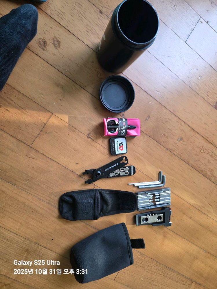 자전거 공구통 세트 이미지