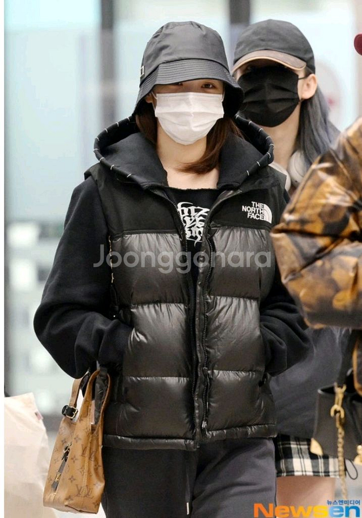 노스페이스 화이트 라벨 눕시 다운 베스트 블랙--1