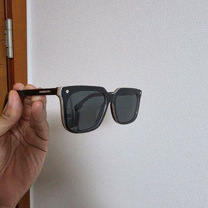 버버리 선글라스 판매합니다