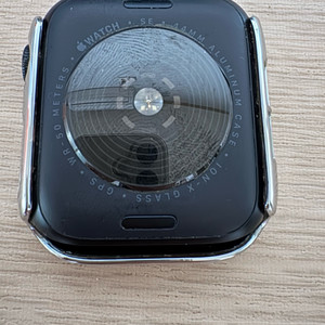 애플워치se 2세대 44mm 충전기 메탈 스트랩 같이 드려요