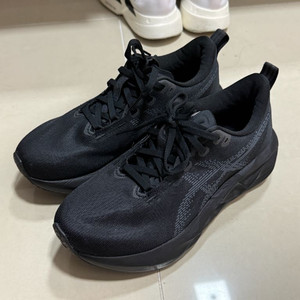 아식스 노바블라스트5 240mm