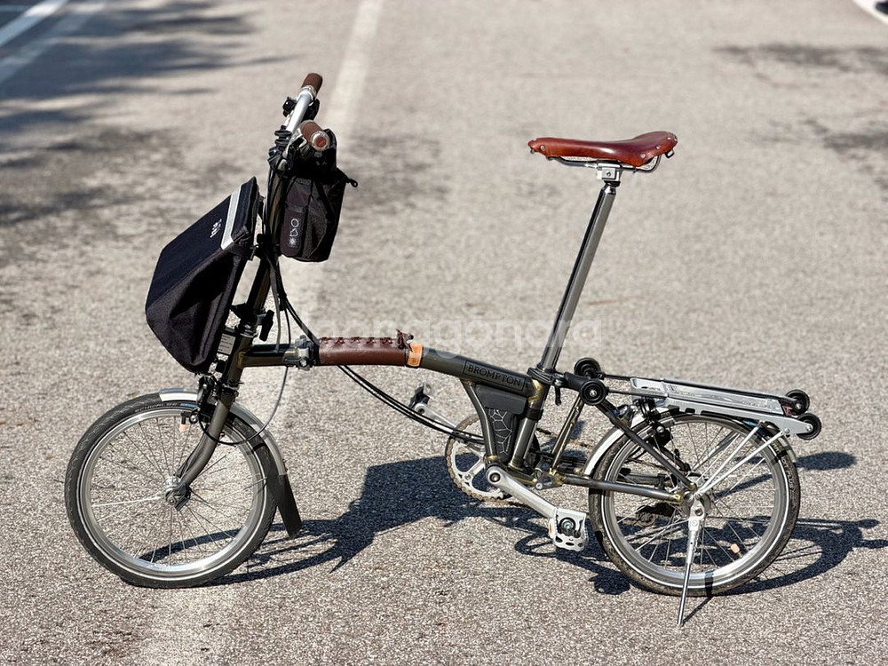 브롬톤 접이식 자전거 M6R 풀옵션 로우라커 프리미엄 단종 색상--3