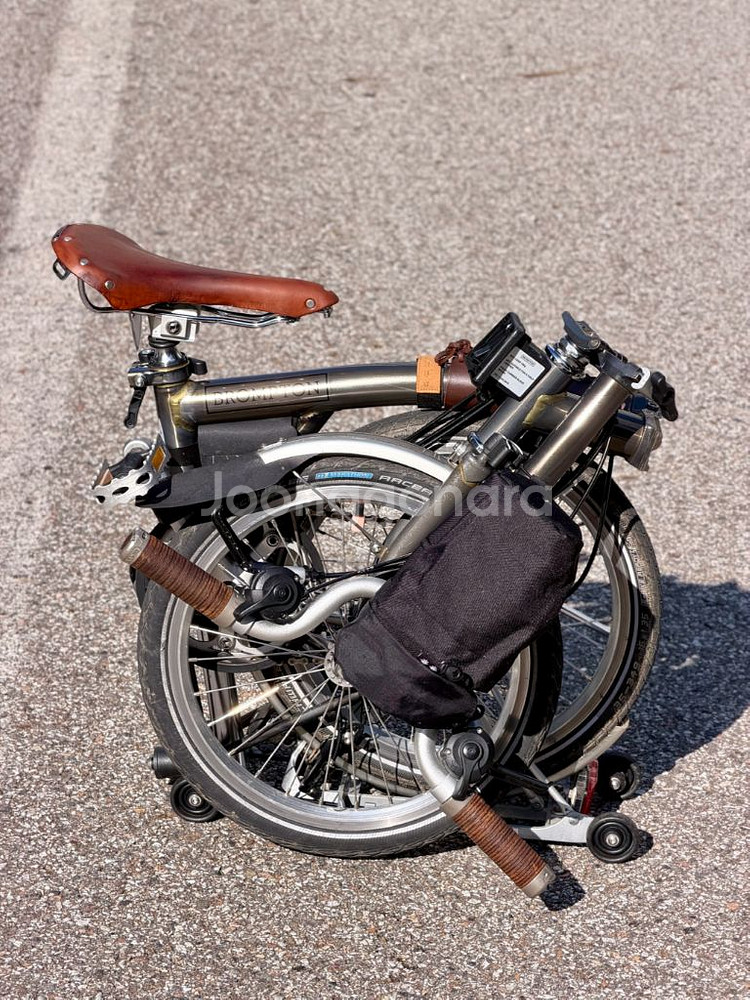 브롬톤 접이식 자전거 M6R 풀옵션 로우라커 프리미엄 단종 색상--0