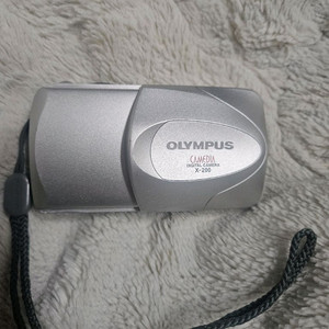 올림푸스 콤팩트 디지털카메라 X-200 레트로 디카