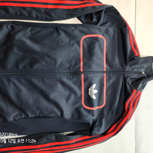 아디다스 트랙탑 105