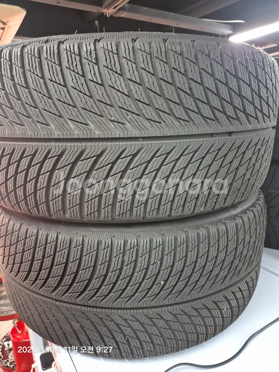 275 35 20 미쉐린 알핀5 스노우 타이어 2짝 팝니다--0
