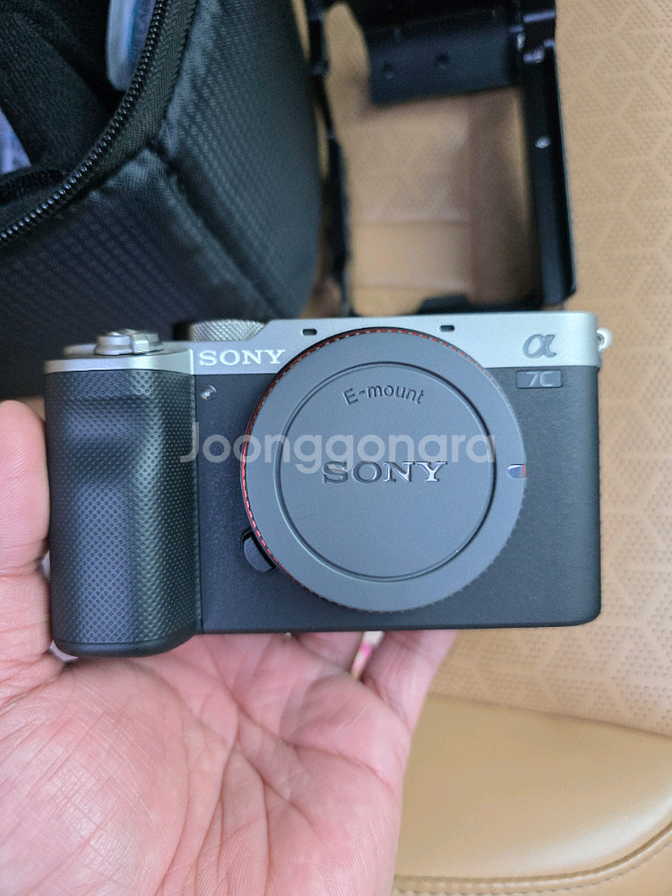 소니 풀프레임 미러리스 A7C 신번들킷 팝니다. 흑갈리 추금+교신도 합니다--0