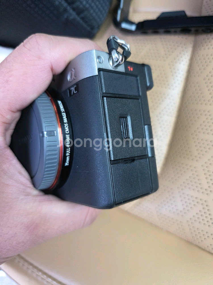 소니 풀프레임 미러리스 A7C 신번들킷 팝니다. 흑갈리 추금+교신도 합니다--6