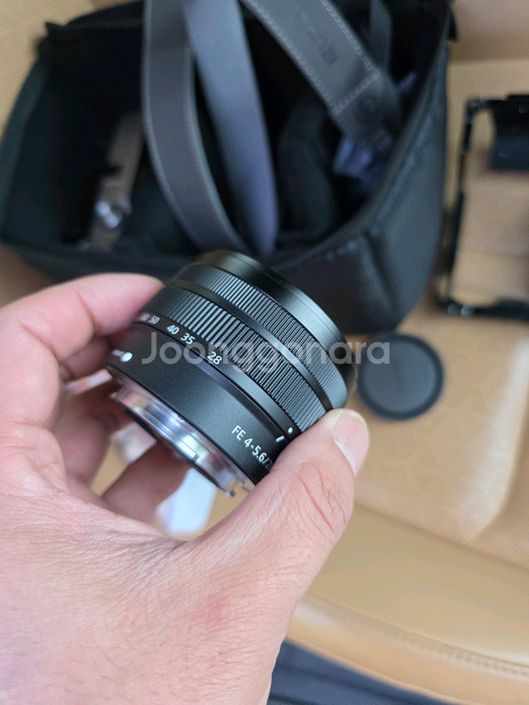 소니 풀프레임 미러리스 A7C 신번들킷 팝니다. 흑갈리 추금+교신도 합니다--7