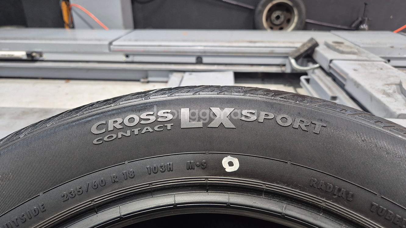 중고 콘티넨탈 타이어 235 60 18 LX스포츠 1본--3