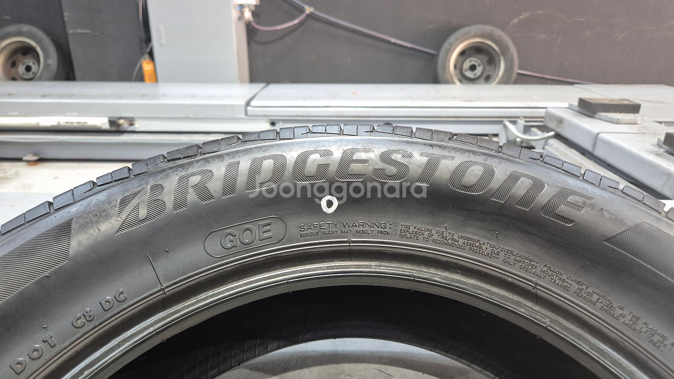 중고 타이어 235 60 18 브릿지스톤 듀얼러HP--3