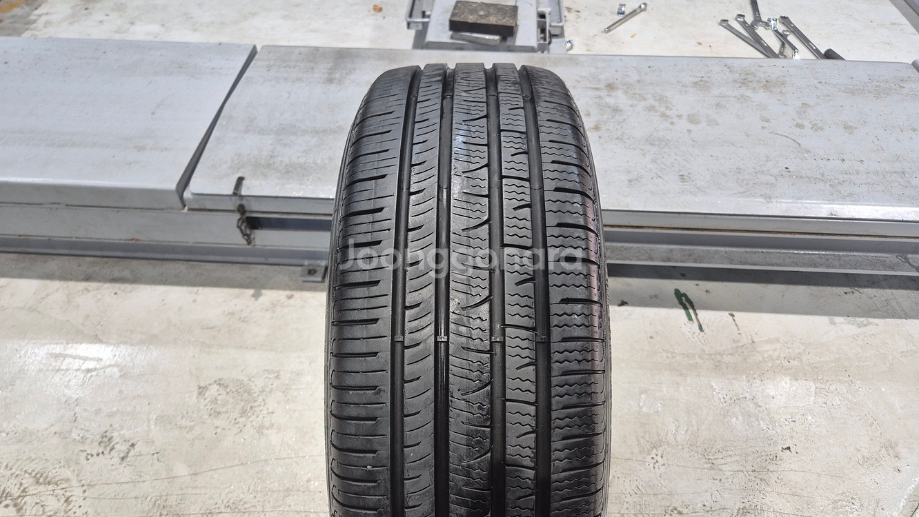 중고 타이어 235 60 18 피렐리 P8FS 1본--0