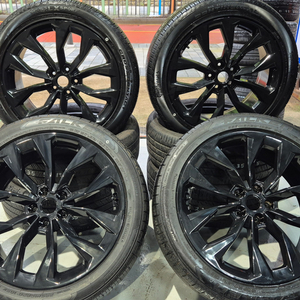 쏘렌토 MQ4 20인치 블랙 중고 휠 타이어 팝니다.