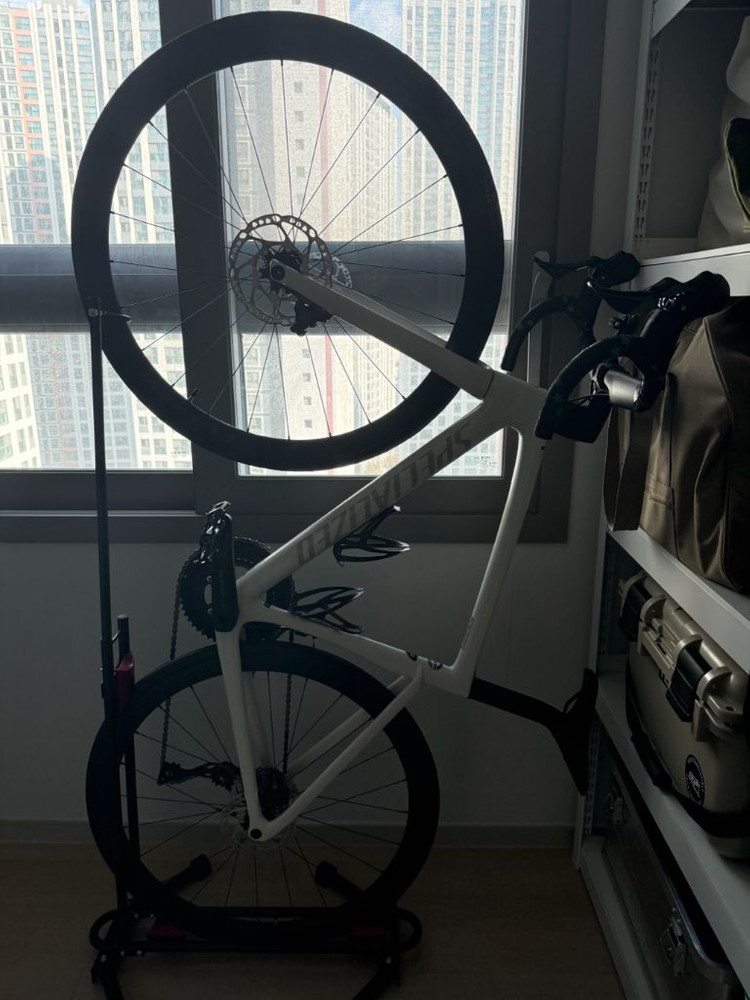 스페셜라이즈드 타막sl7스포츠 풀105 카본 새차 이미지