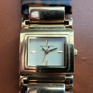 마미클 코어스 MK4227 여성용 스퀘어 시계 무배