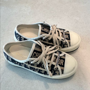 오블리크 패턴 스니커즈