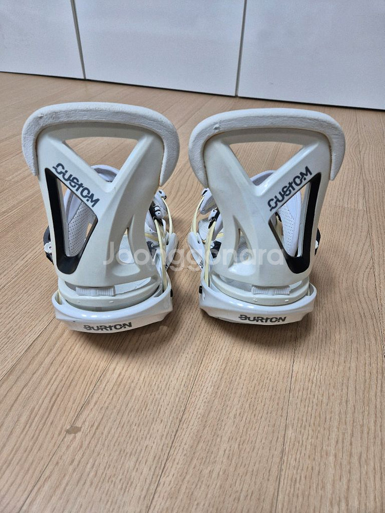 버튼 커스텀 여성 스노우보드 바인딩 s/m 팝니다.--1