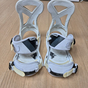 버튼 커스텀 여성 스노우보드 바인딩 s/m 팝니다.