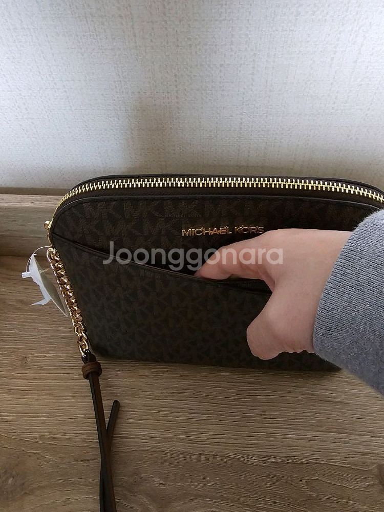 마이클코어스 크로스백 새상품 택포--2