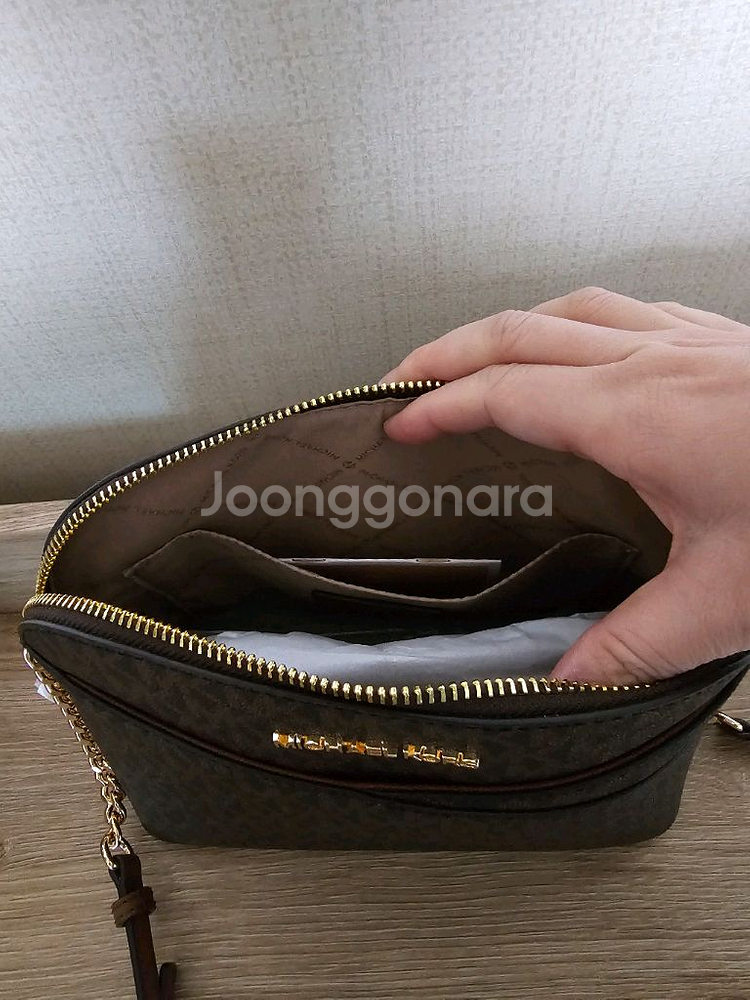 마이클코어스 크로스백 새상품 택포--3