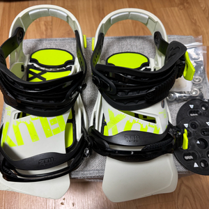 2223 플럭스DS S(스몰) 사이즈 팝니다