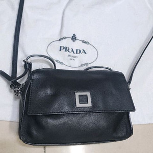 루즈앤라운지 뚜또 미니크로스백/COS 니트집업 각각