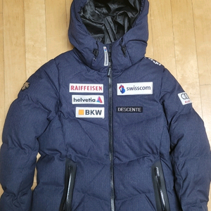 데상트 스위스 스키팀 다운 패딩 점퍼