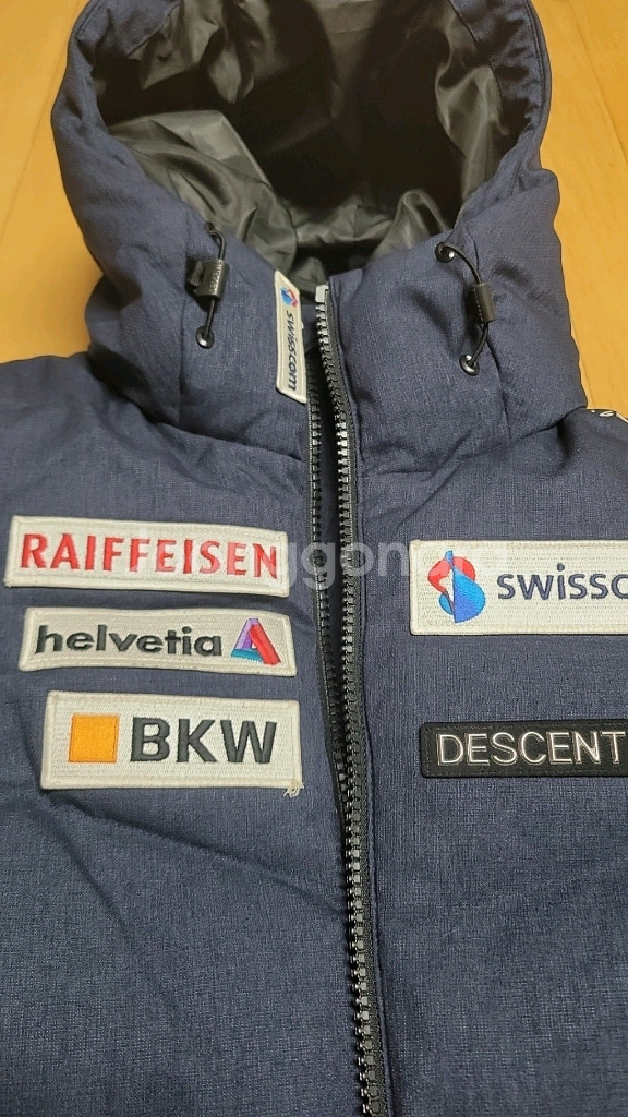 데상트 스위스 스키팀 다운 패딩 점퍼--3