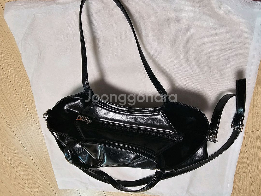 헤지스(유광)크로스백--1