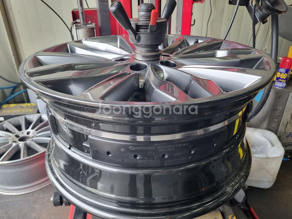 K7프리미엄 19인치 2454019 휠타이어 팝니다--1