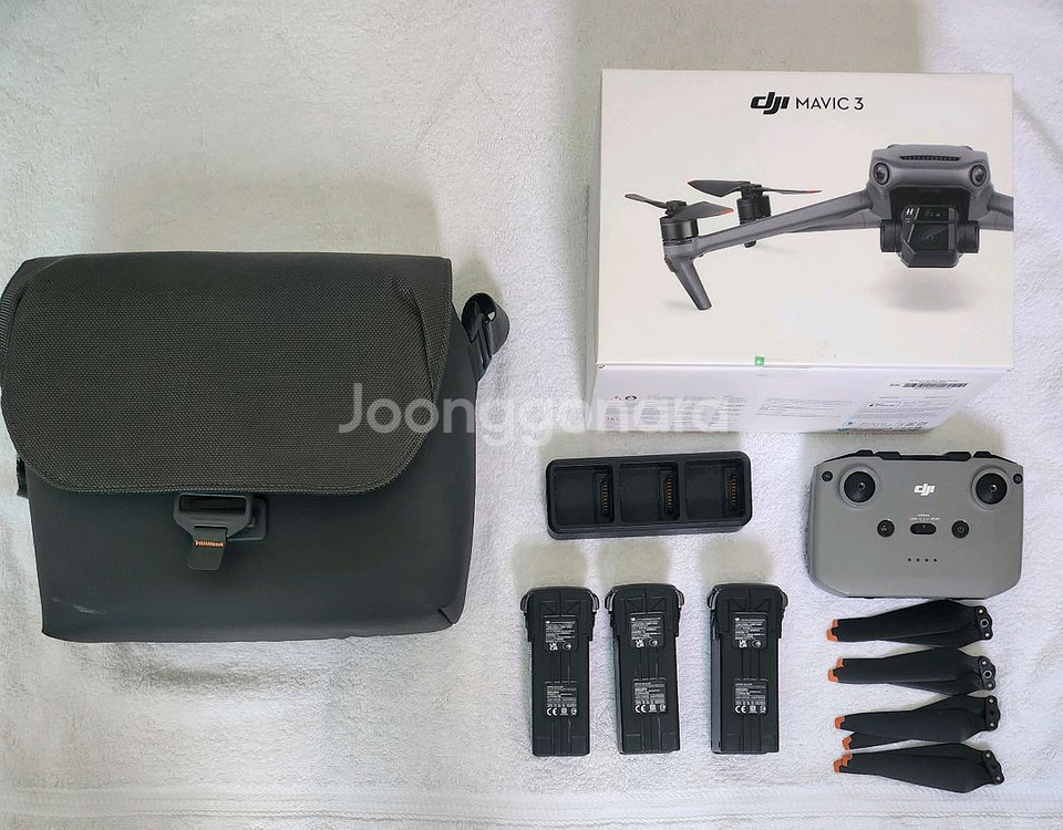 dji 매빅3 플라이모어 드론 새제품 팝니다--0