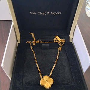 반클리프 앤 아펠 알함브라 목걸이