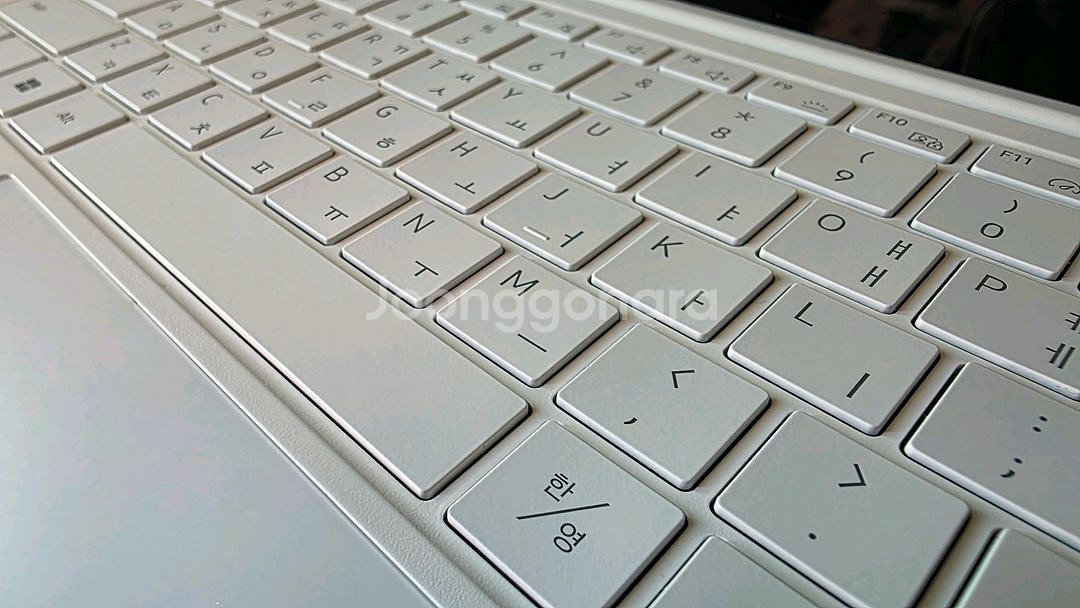 삼성 갤럭시북2 Pro 13인치(무게 870g) 실버 노트북 판매--3