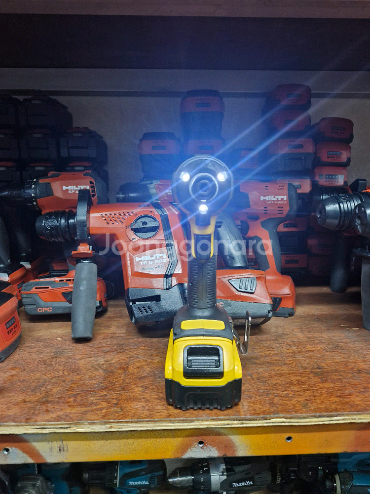 디월트임팩드릴 DCF809 충전임팩드라이버 2025 S급--1