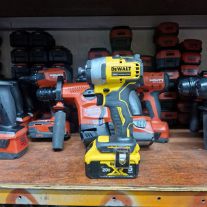 디월트임팩드릴 DCF809 충전임팩드라이버 2025 S급