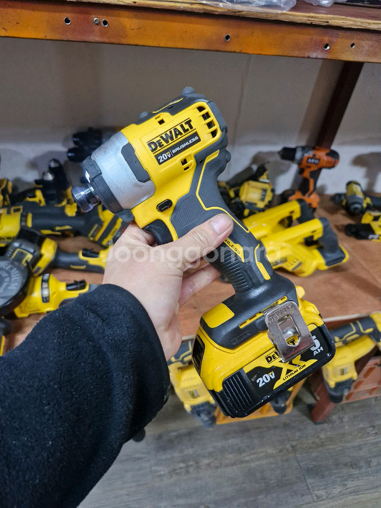 디월트임팩드릴 DCF809 충전임팩드라이버 2025 S급--6