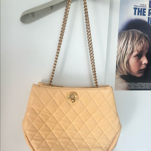 Kroei 크로이 퀼팅 체인백 옐로우