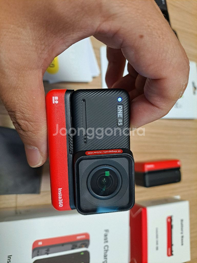인스타360 원 R3 액션캠 세트--4